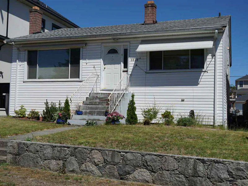 6828 Raleigh Street, Vancouver BC V5S 2X1