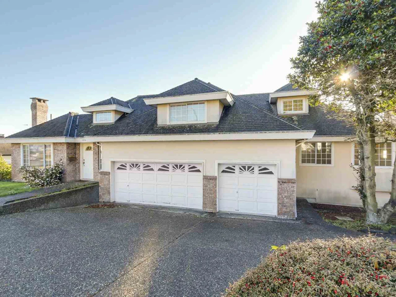 15518 Buena Vista Avenue, Surrey BC V4B 1Z1