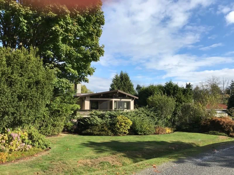 208 54th Street, Delta BC V4M 3G5