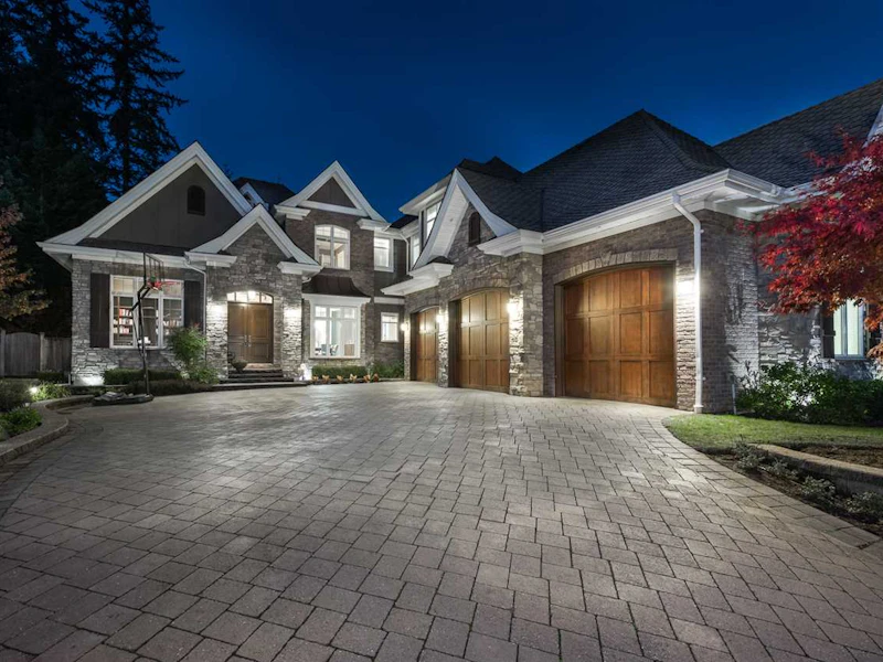 1013 Ravenswood Drive, Port Moody BC V3H 5M6
