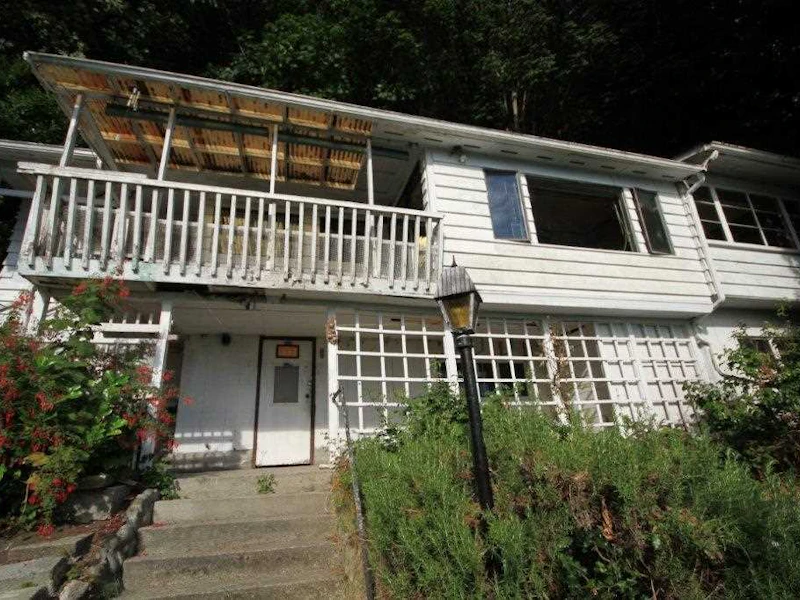 1834 Ocean Beach Espl, Gibsons BC