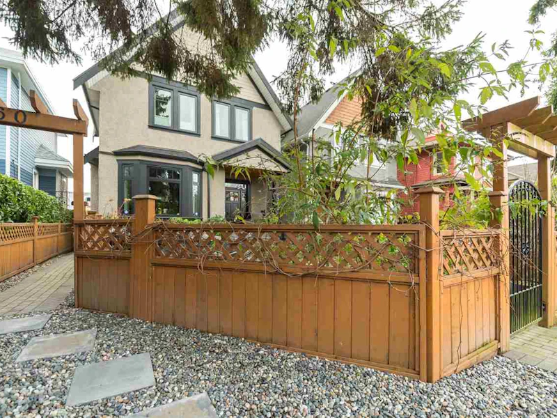 2760 W 3rd Avenue, Vancouver BC V6K 1M5