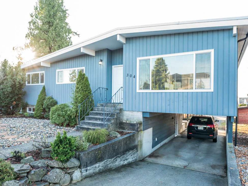 304 Mundy Street, Coquitlam BC V3K 5M4