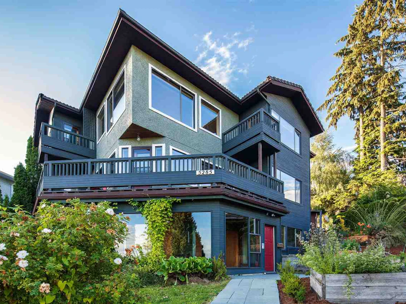5285 Empire Drive, Burnaby BC V5B 1N1