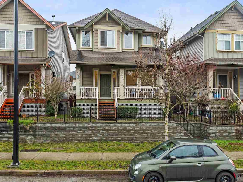 23431 Kanaka Way, Maple Ridge BC V2W 0B7