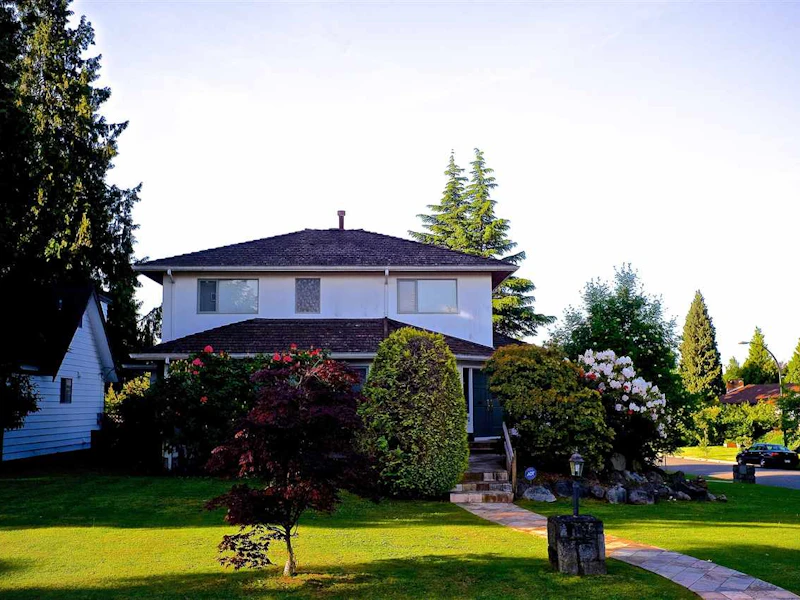 888 W 42nd Avenue, Vancouver BC V5Z 2P1