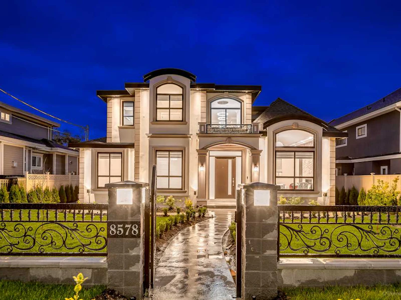 8578 Armstrong Avenue, Burnaby BC V3N 2H5