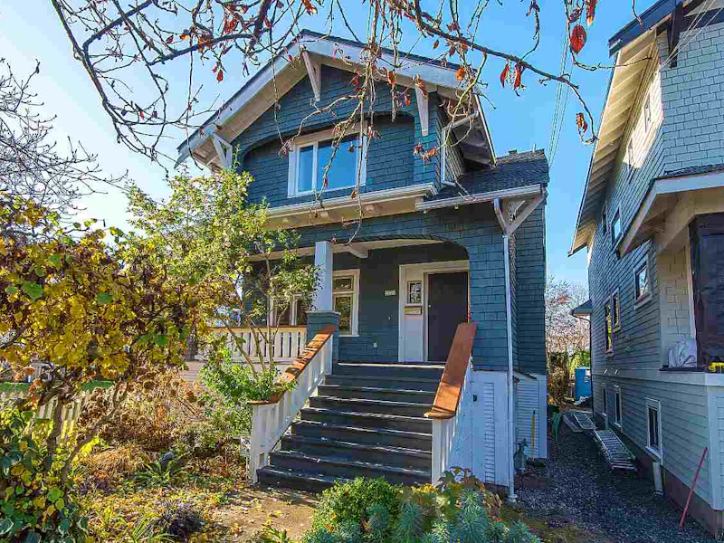 2221 Dunbar Street, Vancouver BC V6R 3M8