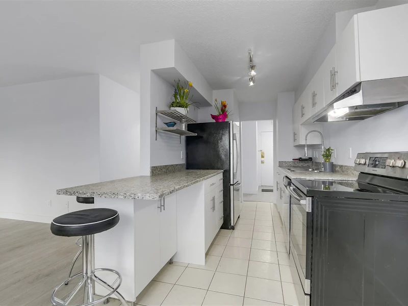 210 - 711 E 6th Avenue, Vancouver BC V5T 1L7