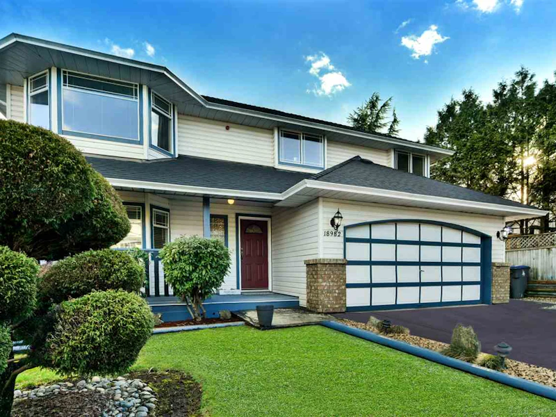 18982 60th Avenue, Surrey BC V3S 7W4