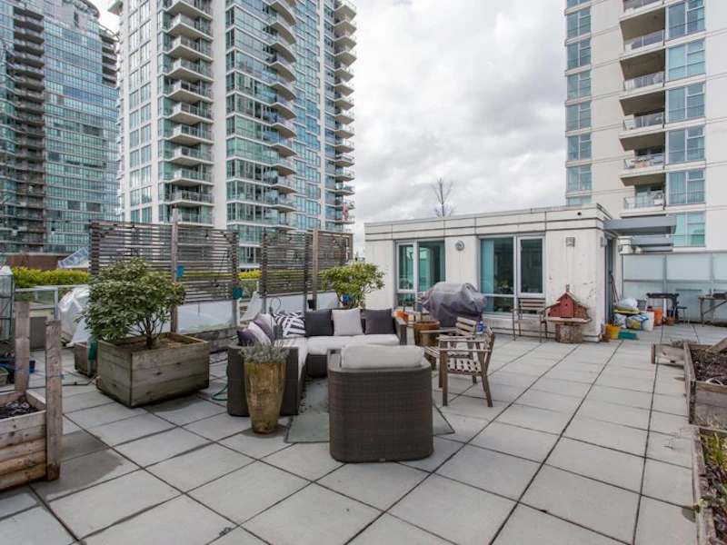 306 - 125 Milross Avenue, Vancouver BC V6A 0A1