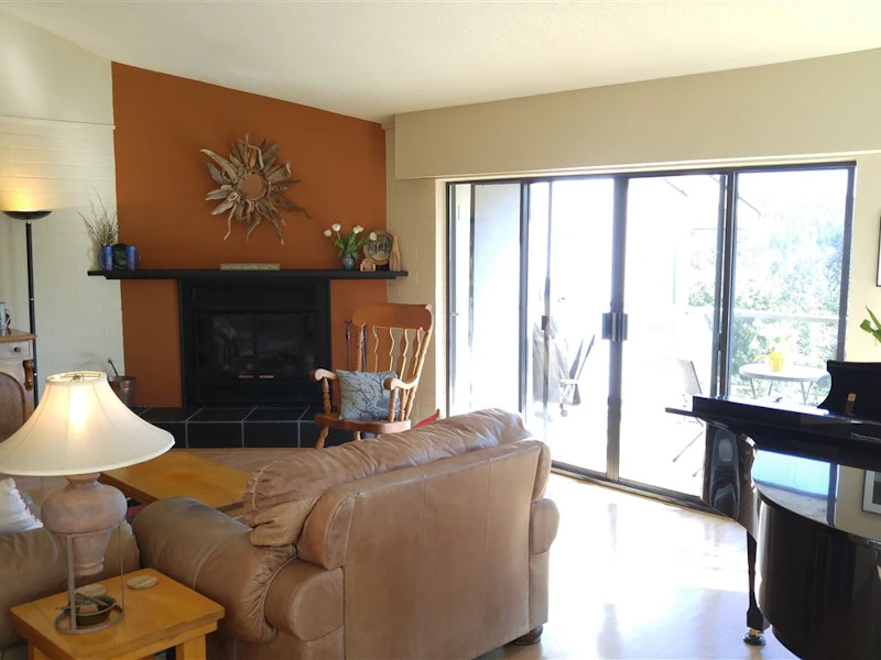1 - 5746 Marine Way, Sechelt BC