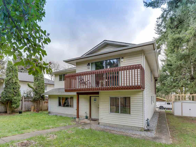 8819 152nd Street, Surrey BC V3R 4E5