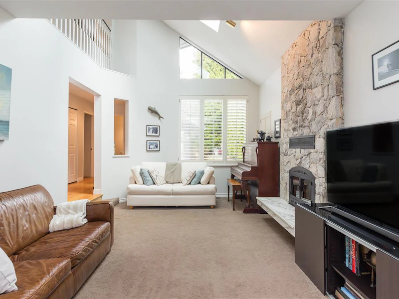 829 Clements Avenue, North Vancouver BC V7R 2K6