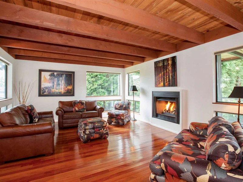 760 Dansey Avenue, Coquitlam BC V3K 6A1