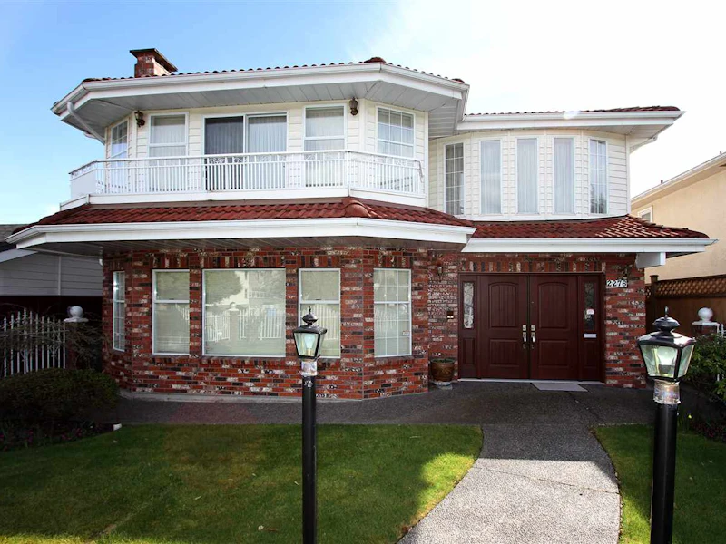 2276 E 61st Avenue, Vancouver BC V5P 2K3
