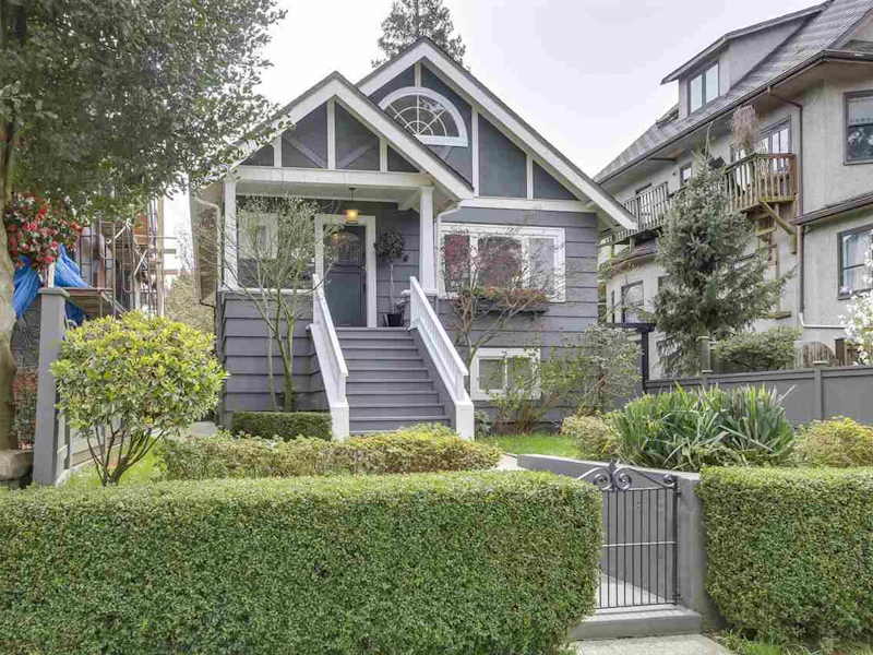 476 W 17th Avenue, Vancouver BC V5Y 2A2
