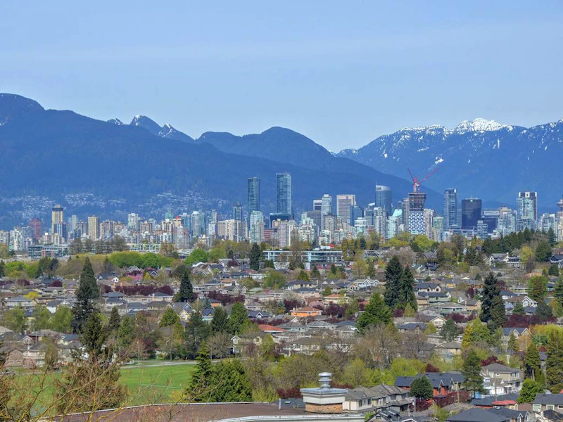 2763 W 30th Avenue, Vancouver BC V6L 1Y8