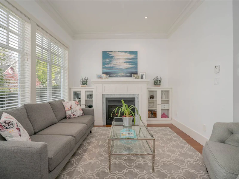 405 W 16th Avenue, Vancouver BC V5Y 1Z2