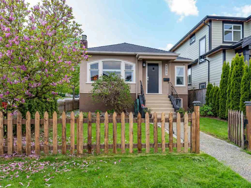 4285 Skeena Street, Vancouver BC V5R 2L4