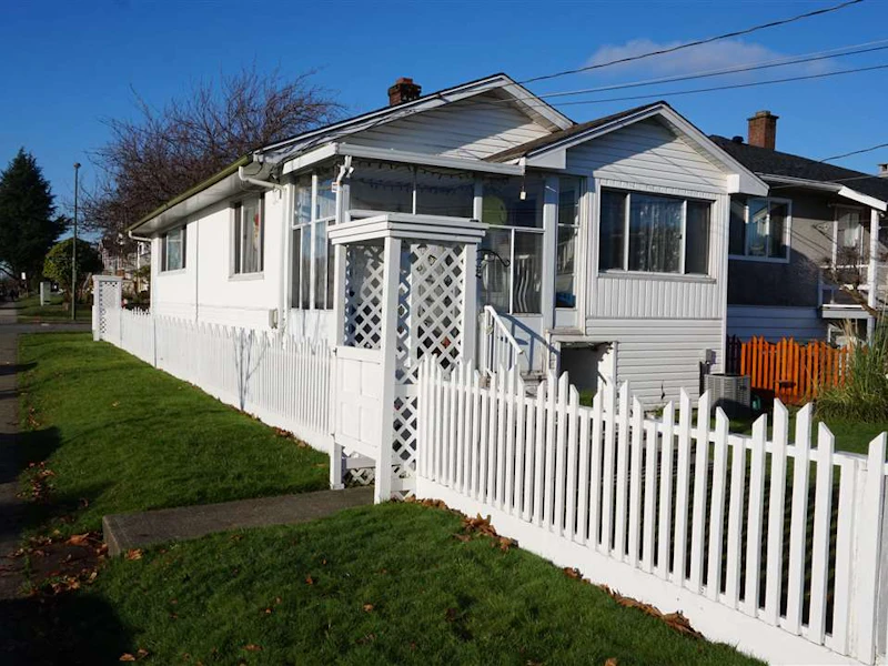 7296 Inverness Street, Vancouver BC V5X 4G8