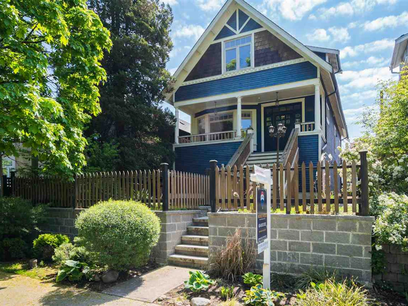 2962 E 2nd Avenue, Vancouver BC V5M 1E5