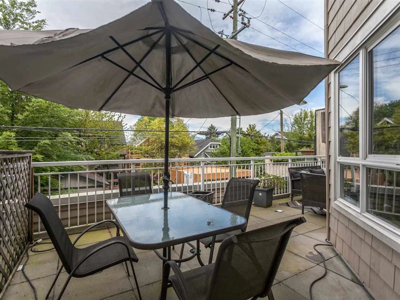 211 - 3333 W 4th Avenue, Vancouver BC V6R 4R9