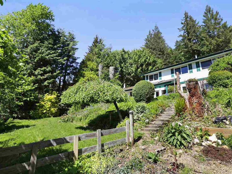 230 Mountain Drive, West Vancouver BC V0N 2E0