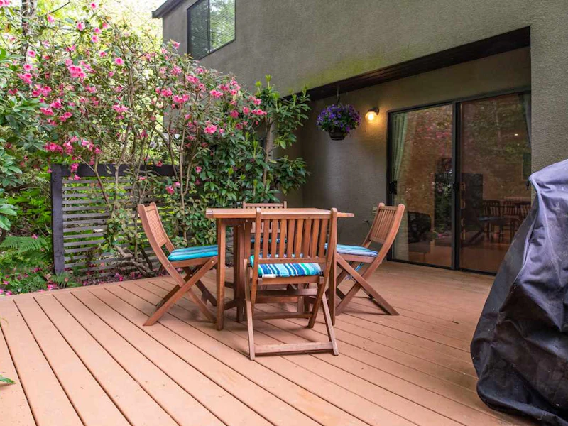 8523 Woodtrail Place, Burnaby BC V5A 4A9