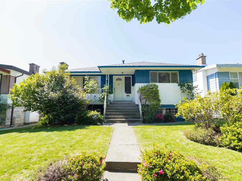 7415 Kerr Street, Vancouver BC V5S 3E3