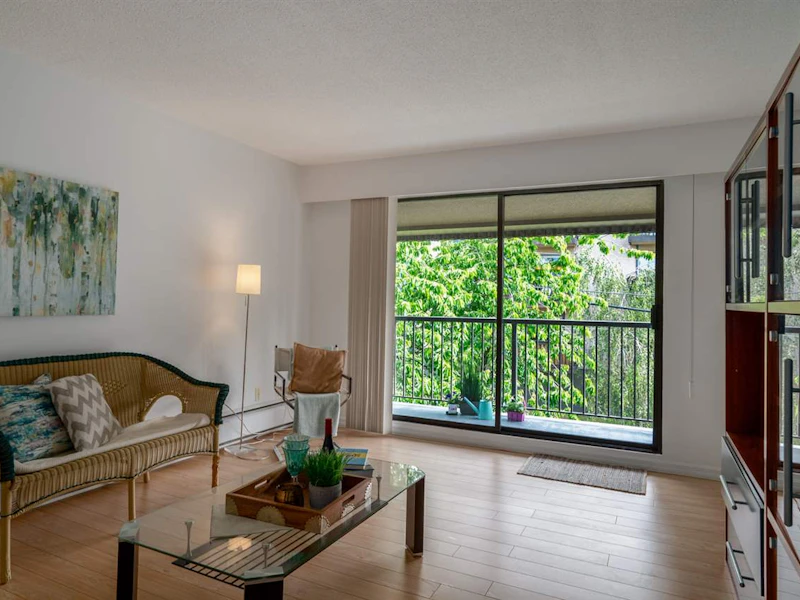 301 - 252 W 2nd Street, North Vancouver BC V7M 1C8
