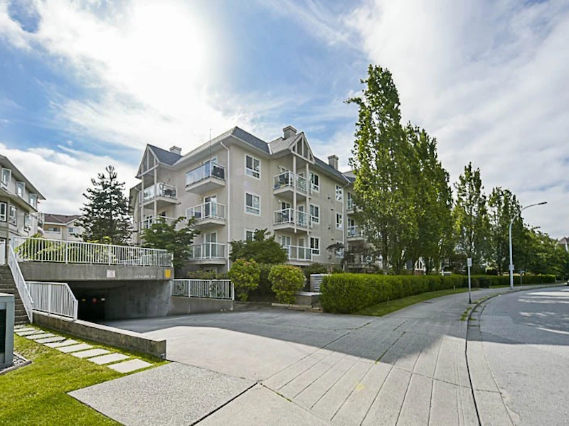 204 - 8110 120a Street, Surrey BC V3W 3P3