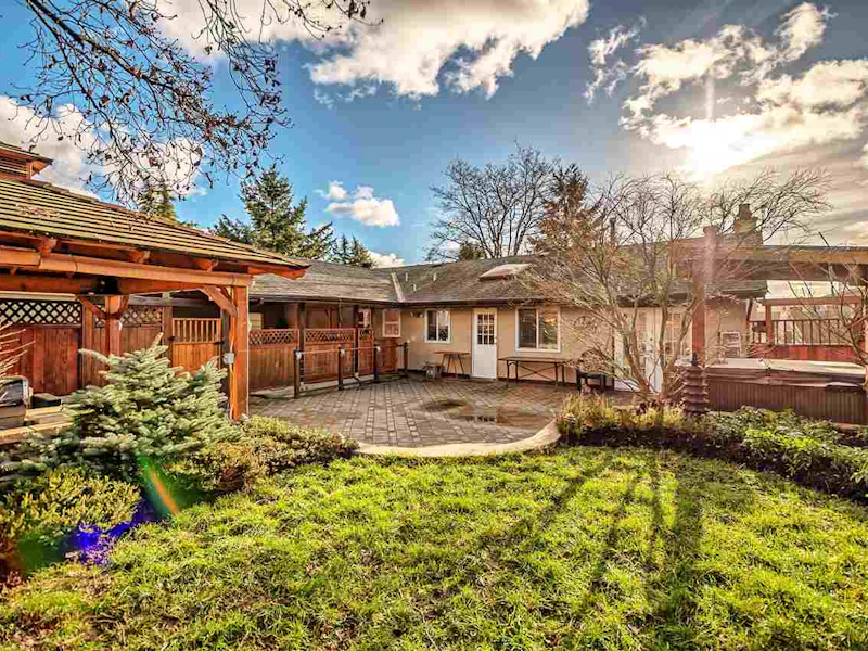 77 Mott Crescent, New Westminster BC V3L 4L8