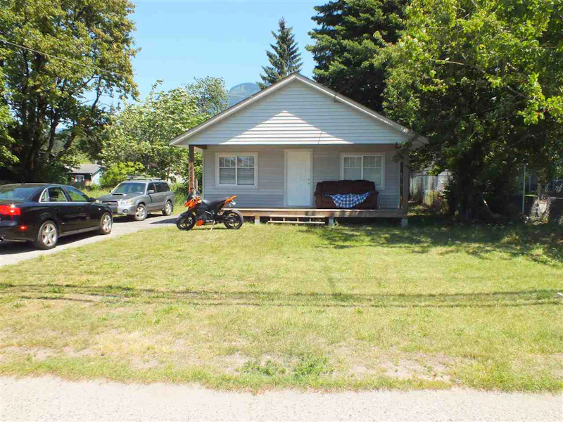 933 6th Avenue, Hope BC V0X 1L4