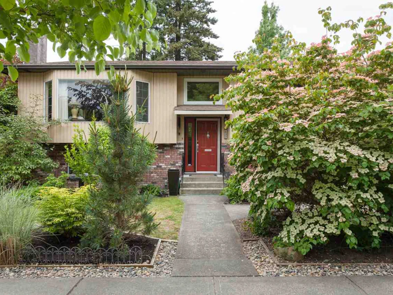 422 Second Street, New Westminster BC V3L 2L5