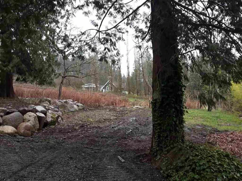 27091 River Road, Maple Ridge BC V2W 1M4