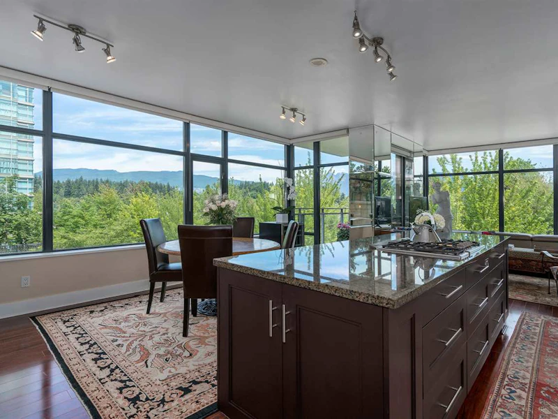 300 - 1863 Alberni Street, Vancouver BC V6G 3H8