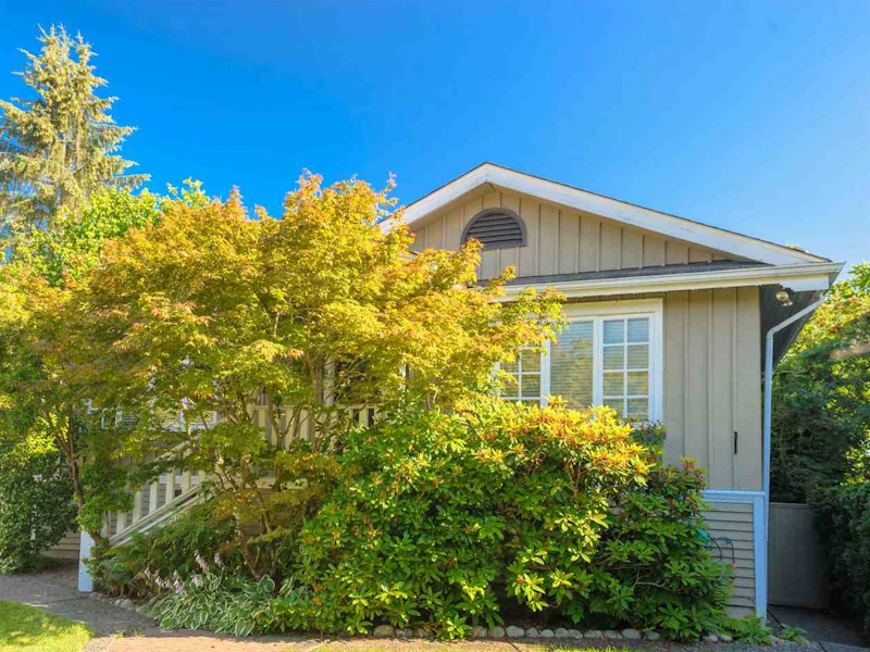 351 E 17th Street, North Vancouver BC V7L 2W1
