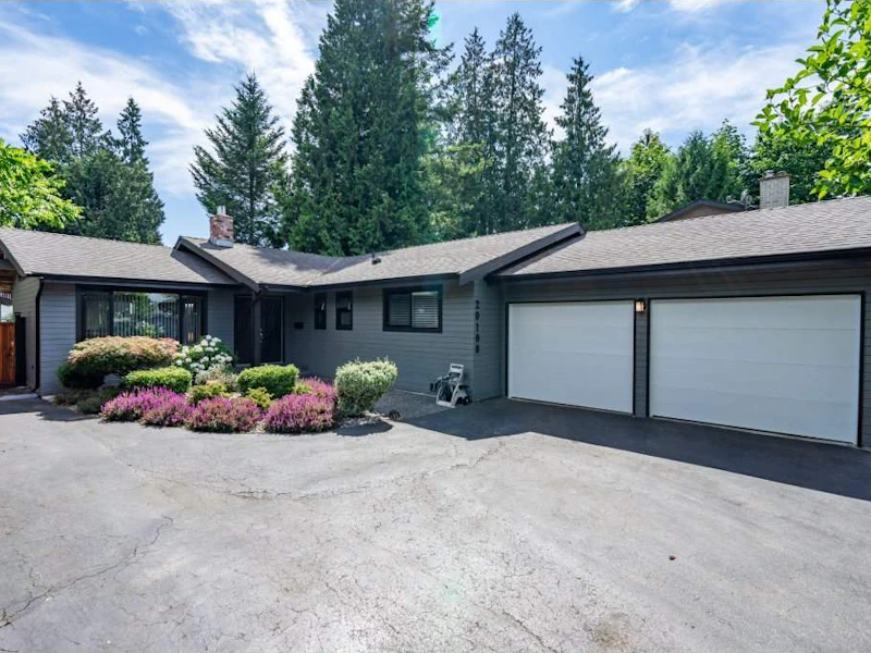 20108 49a Avenue, Langley BC V3A 3S1