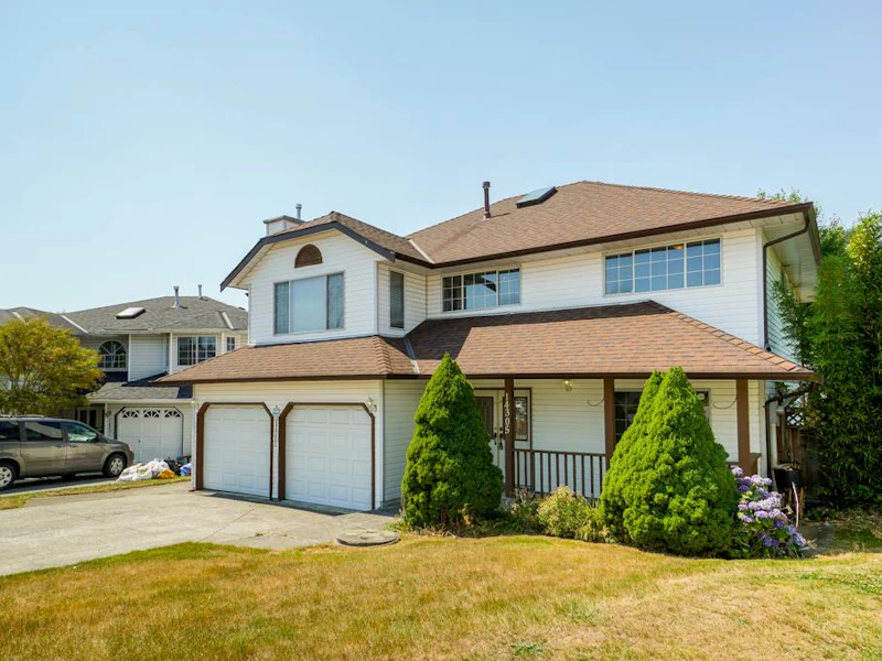 14305 91st Avenue, Surrey BC V3V 7T7