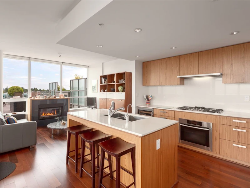 802 - 1675 W 8th Avenue, Vancouver BC V6J 0A8