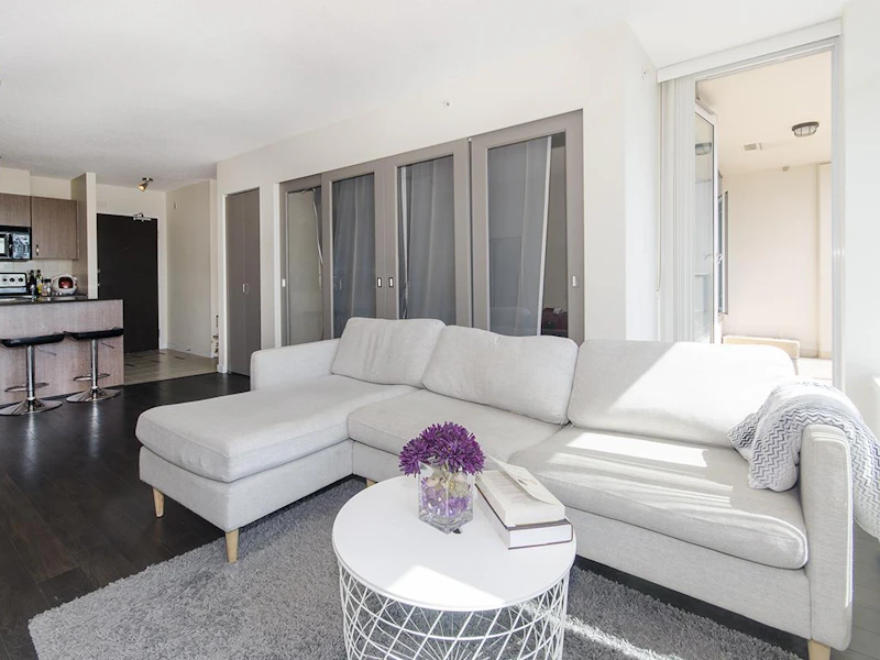 1413 - 610 Granville Street, Vancouver BC V6C 3T3
