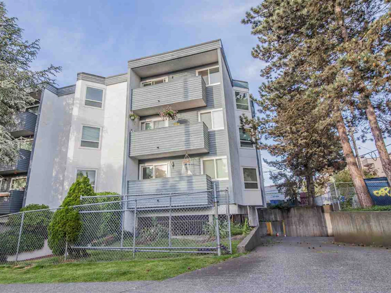 201 - 16 Lakewood Drive, Vancouver BC V5L 4L1