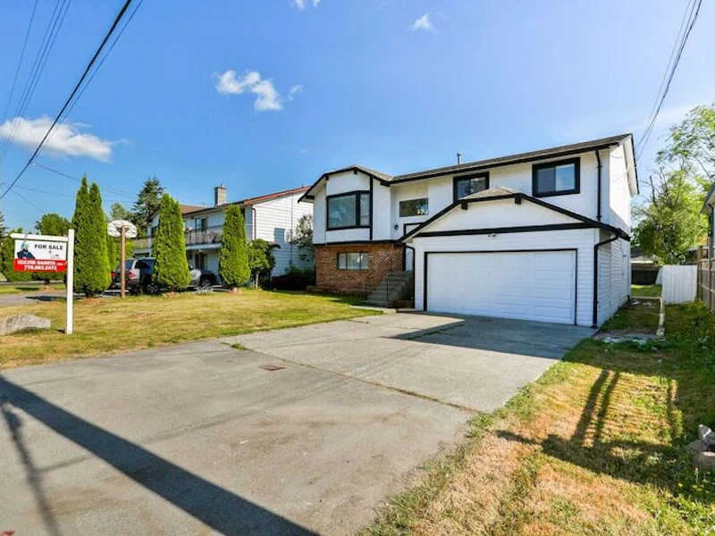 14136 110th Avenue, Surrey BC V3R 1Z4