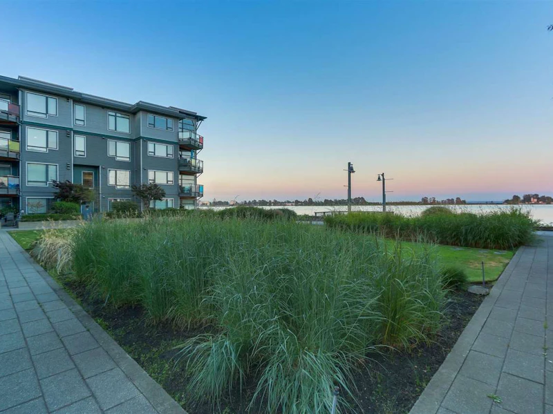 401 - 14200 Riverport Way, Richmond BC V6W 1M4