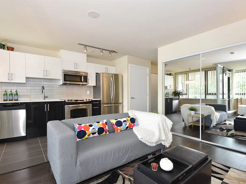308 - 2689 Kingsway Street, Vancouver BC V5R 0C3