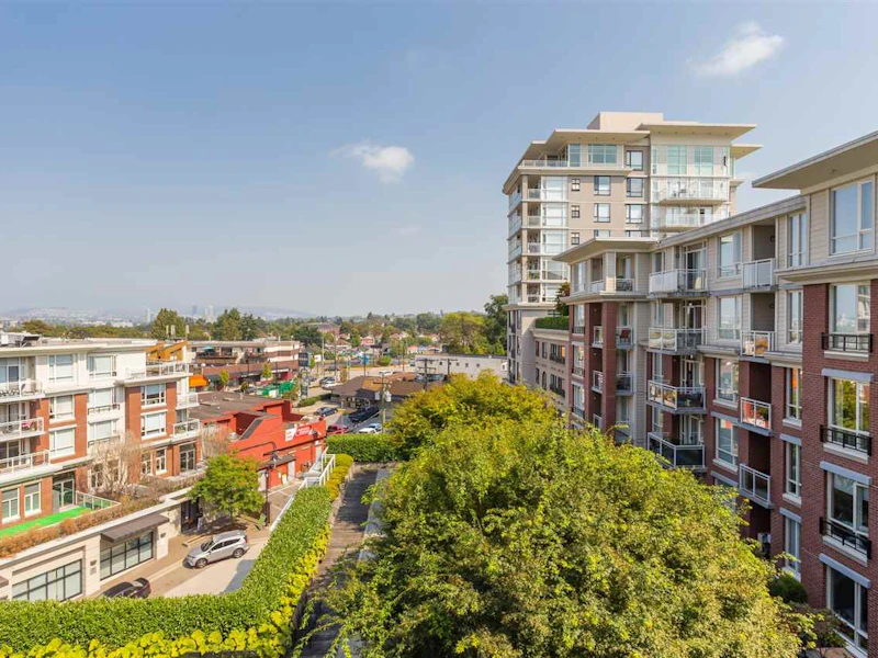 608 - 4078 Knight Street, Vancouver BC V5N 5Y9