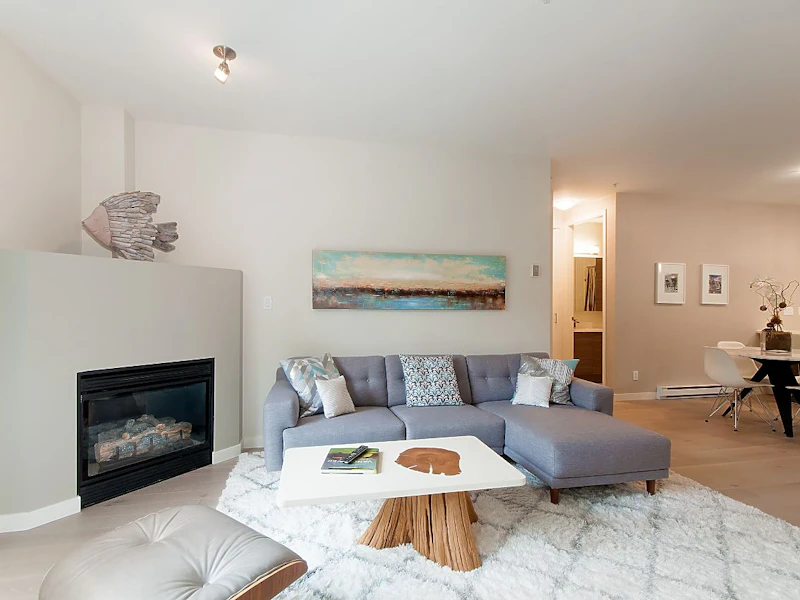 207 - 2065 W 12th Avenue, Vancouver BC V6J 5L9