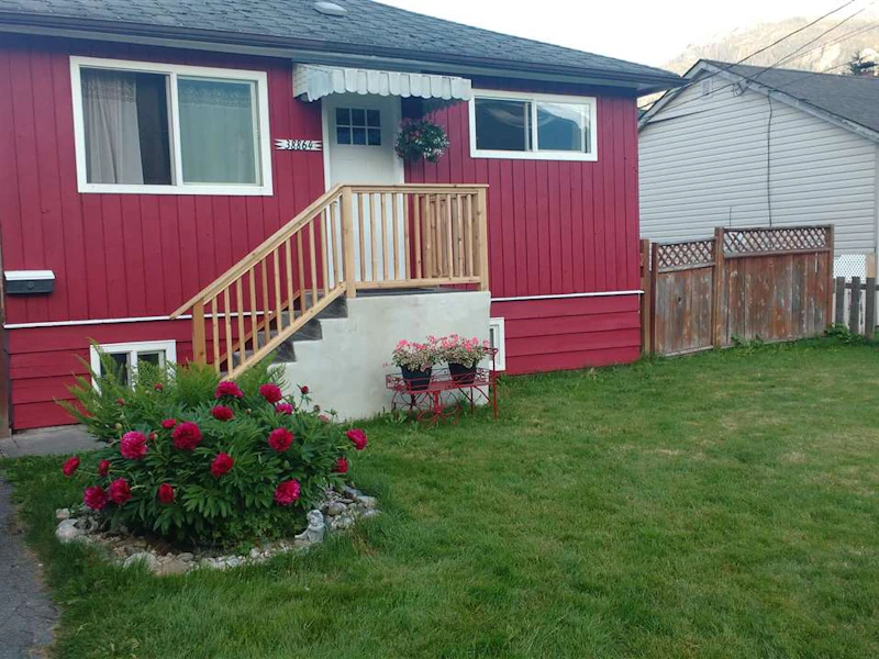 38864 Newport Road, Squamish BC V8B 0C9