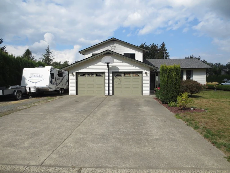 42283 Elizabeth Avenue, Chilliwack BC V2R 5C9